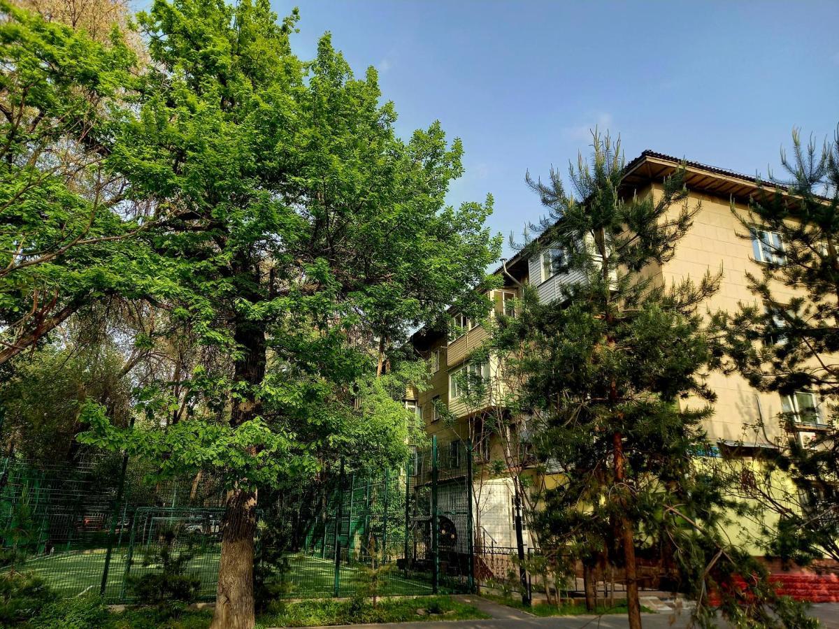 Квартира На Набережной Almaty Exterior foto